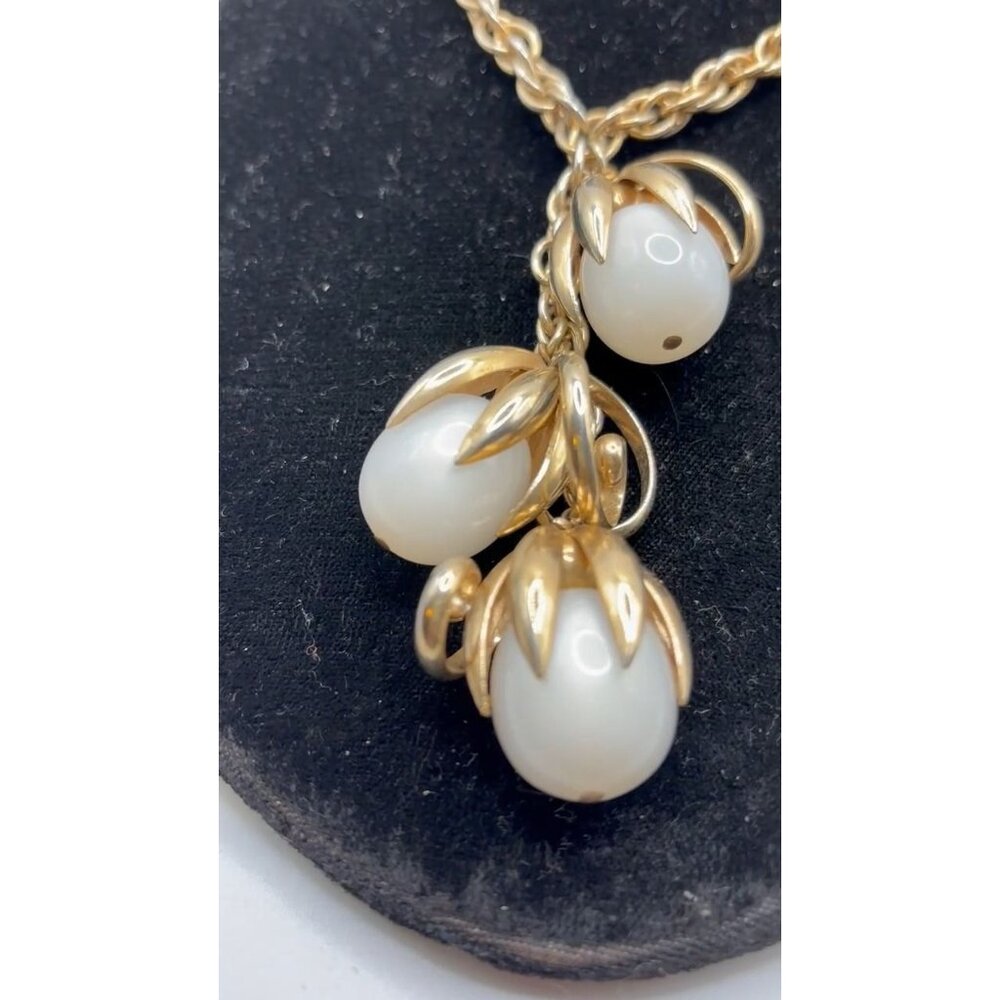 1953 Napier Kumquat White Moonglow Lucite Gold Tone Necklace Vintage RARE find - Picture 3 of 6